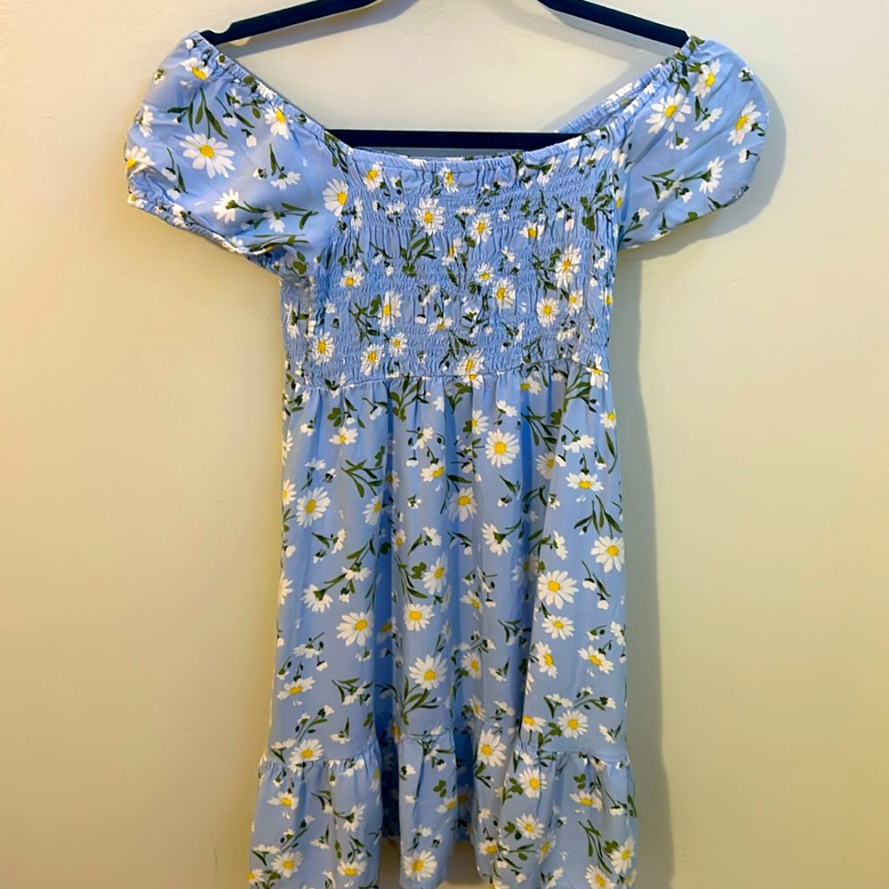 Flower print girls dress in excellent condition!